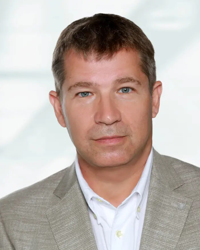 Dr Dirk Adelmann